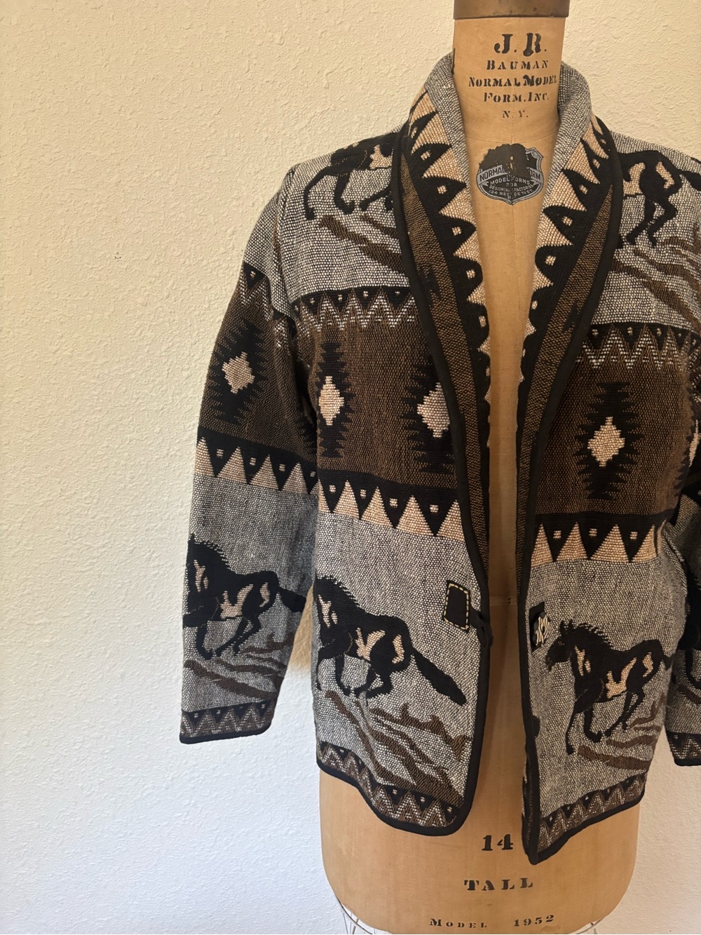 Women’s Southwestern Horse Pattern Open Front Jacket - Brown & Gray